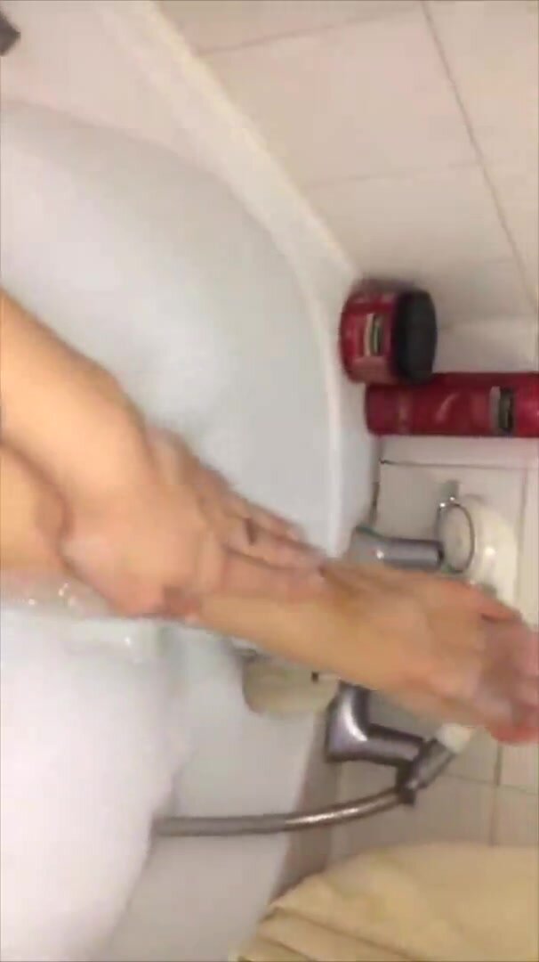 Stacey Carlaa naked bathtub teasing